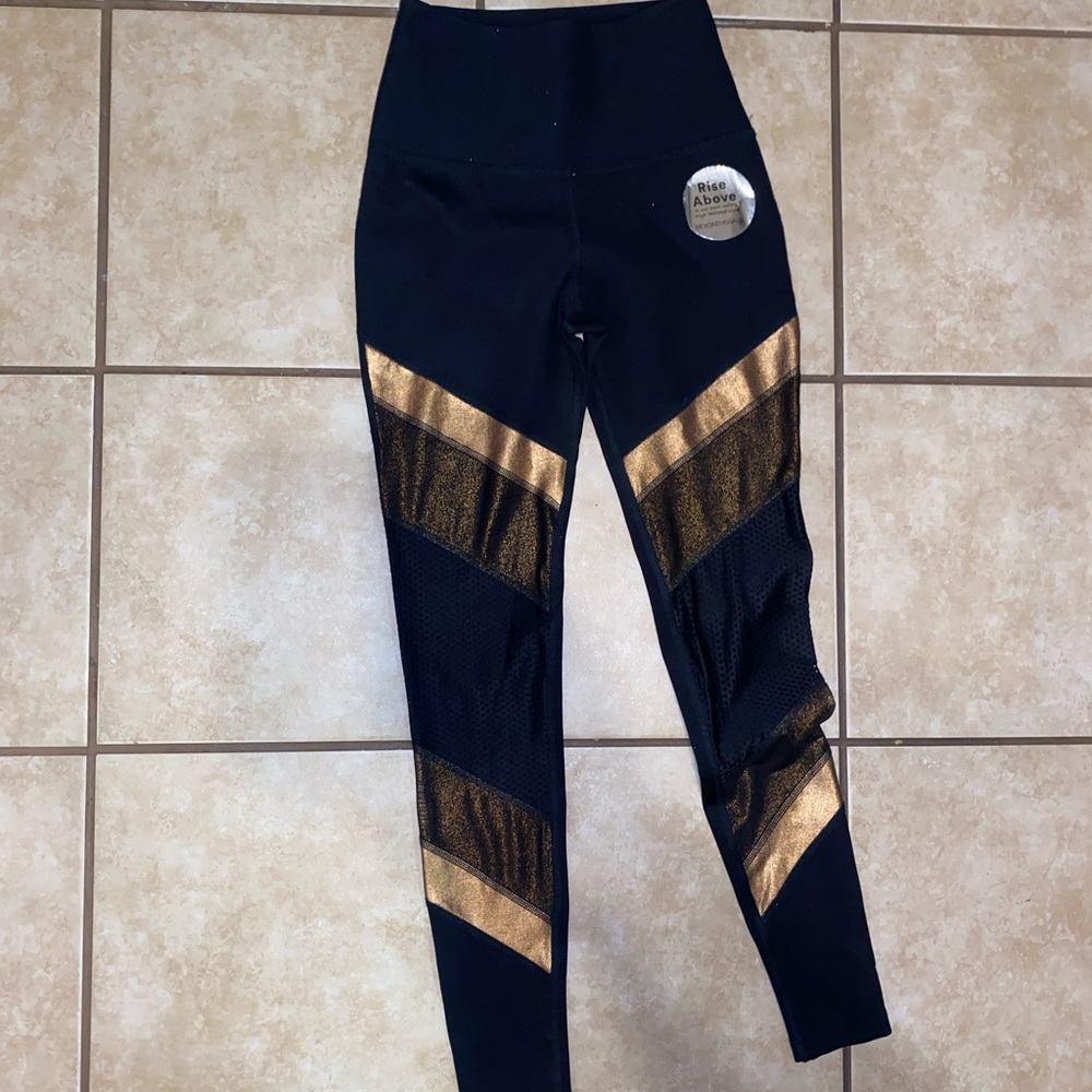 Beyond yoga limited quantity legging NWT